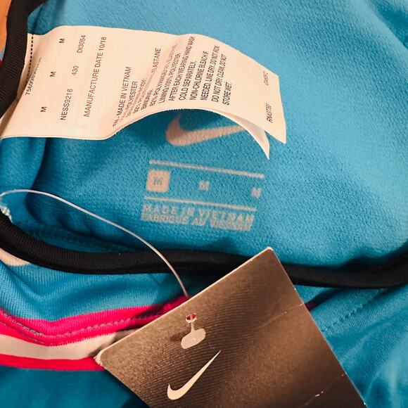 NiKE NWT Blue Tankini Swimsuit Top with Built in Bra – Medium - Picture 3 of 6